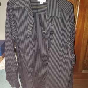 Black stripped shirt